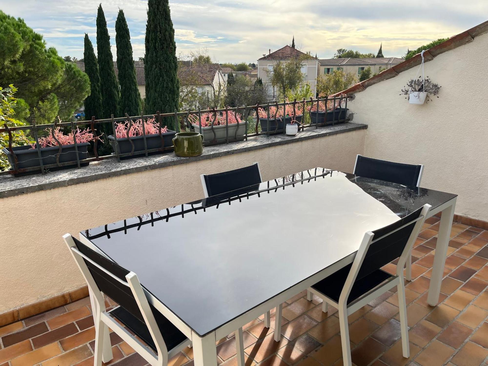 Duplex Lumineux Sur Gde Terrasse, Balneo Double, Parking Prive, Clim, Local Velos Entraigues-sur-la-Sorgue Exteriér fotografie
